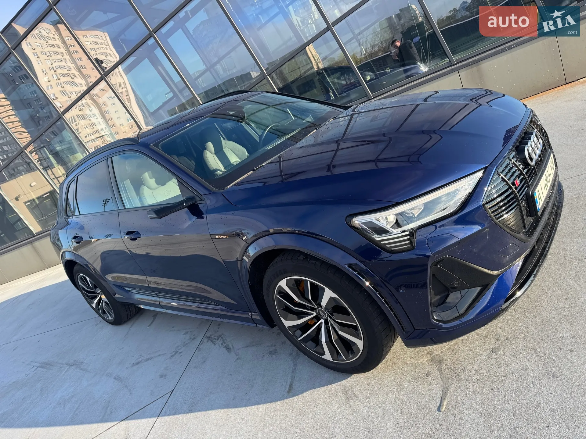 2022 Audi e-tron S - мініатюра 5