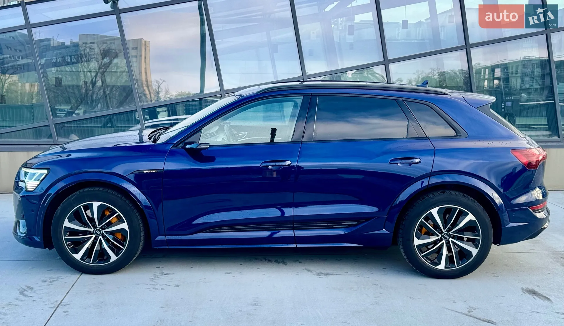 2022 Audi e-tron S - мініатюра 27