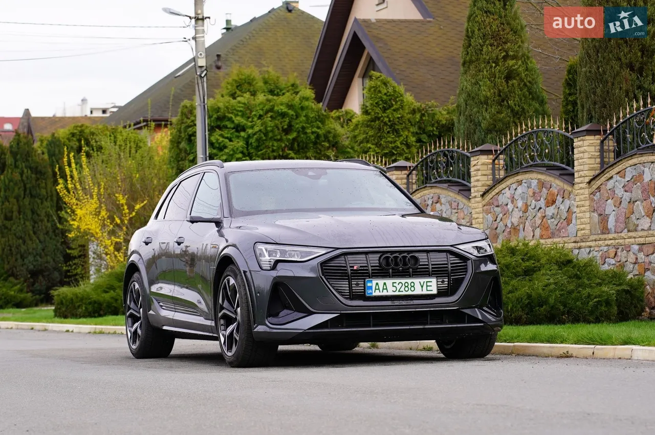 2021 Audi e-tron S - мініатюра 24