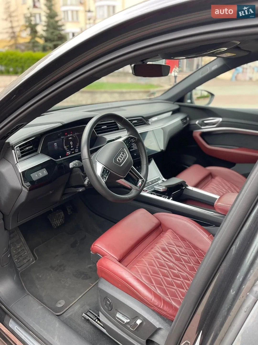 2021 Audi e-tron S - мініатюра 17