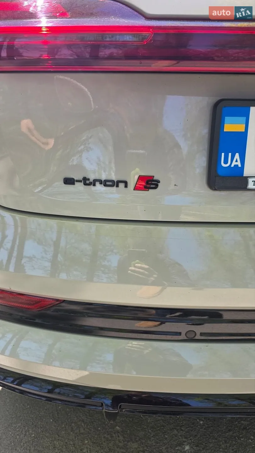 2021 Audi e-tron S - мініатюра 3