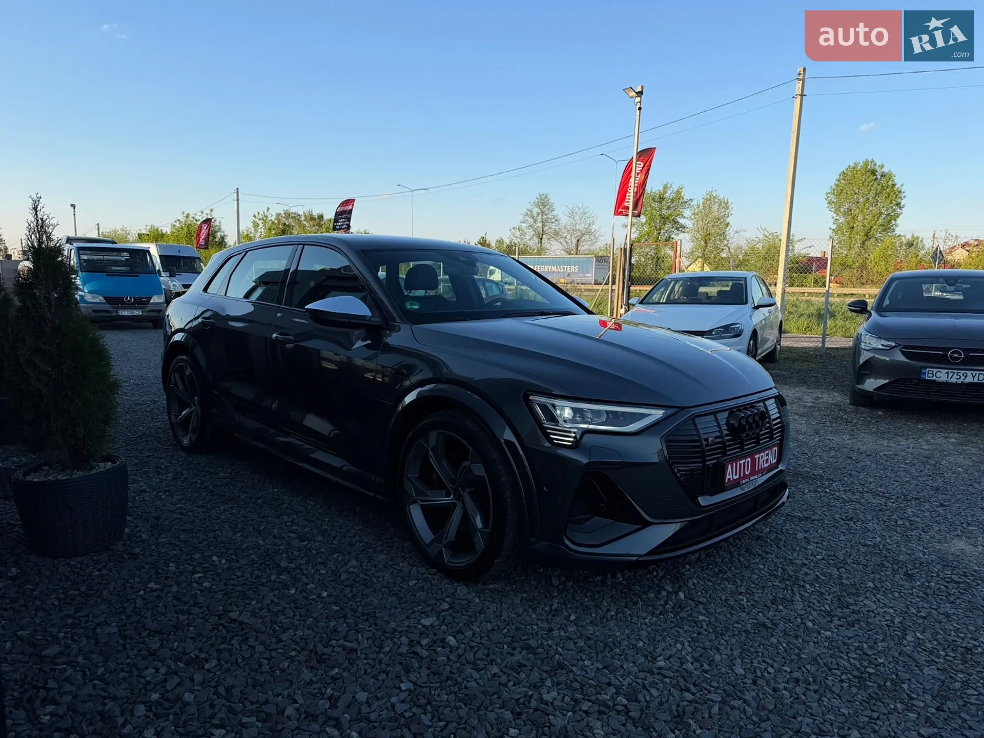 2022 Audi e-tron S - мініатюра 7