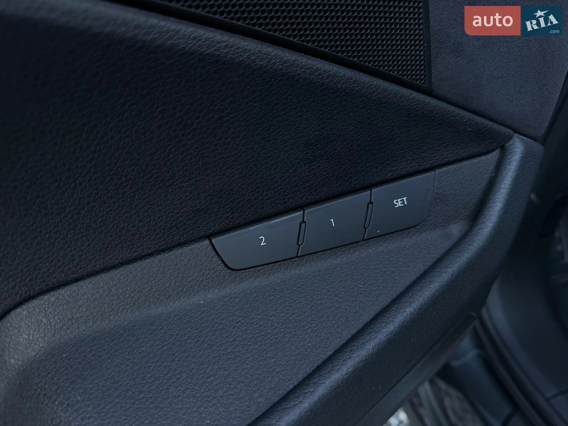 2022 Audi e-tron S - мініатюра 21