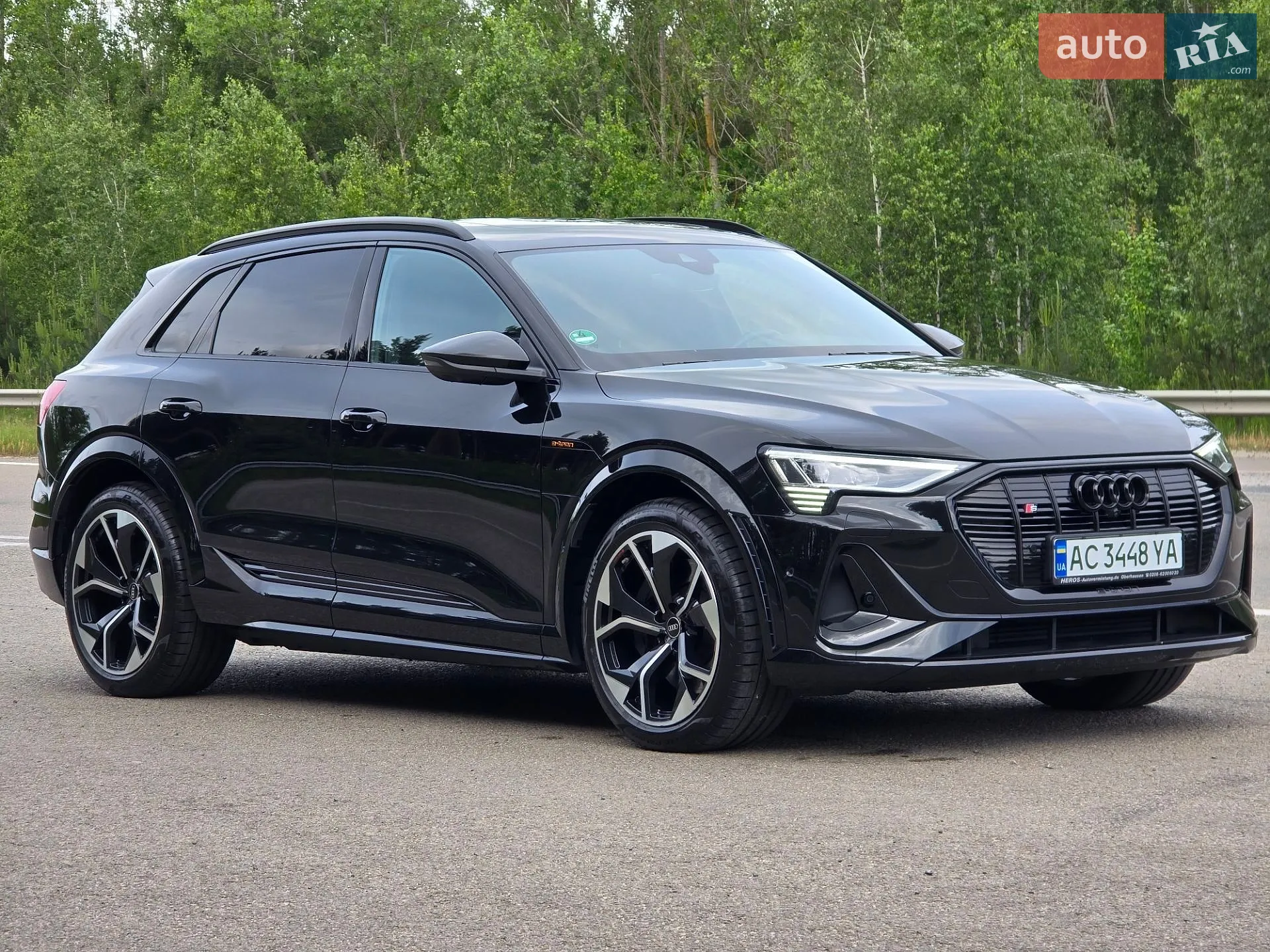 2022 Audi e-tron S - мініатюра 14