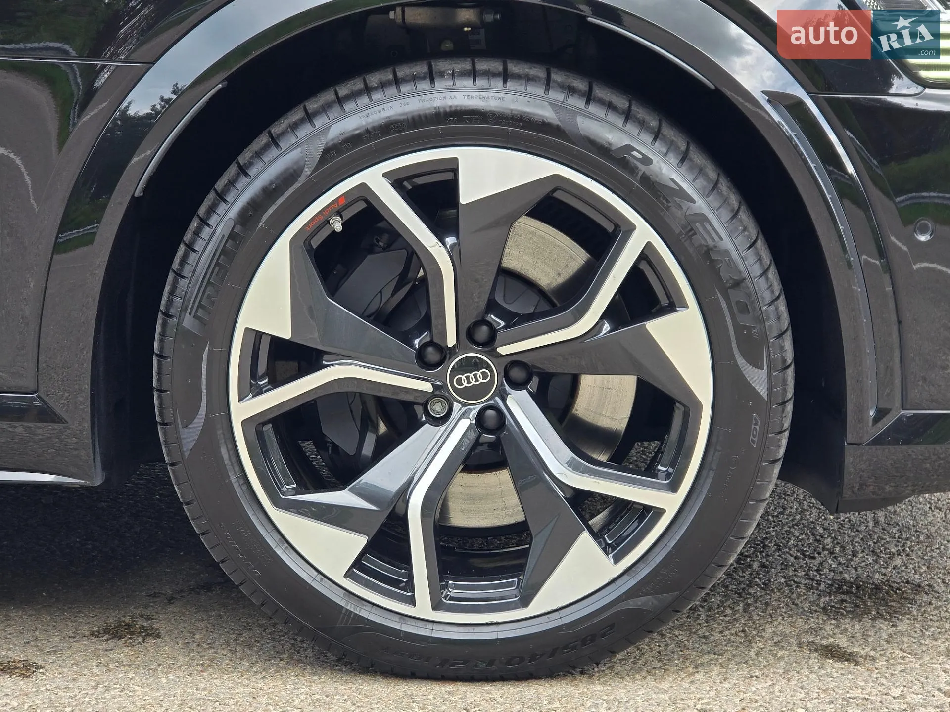 2022 Audi e-tron S - мініатюра 24