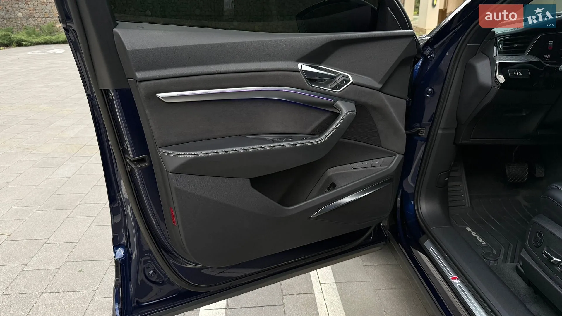 2022 Audi e-tron S - мініатюра 30
