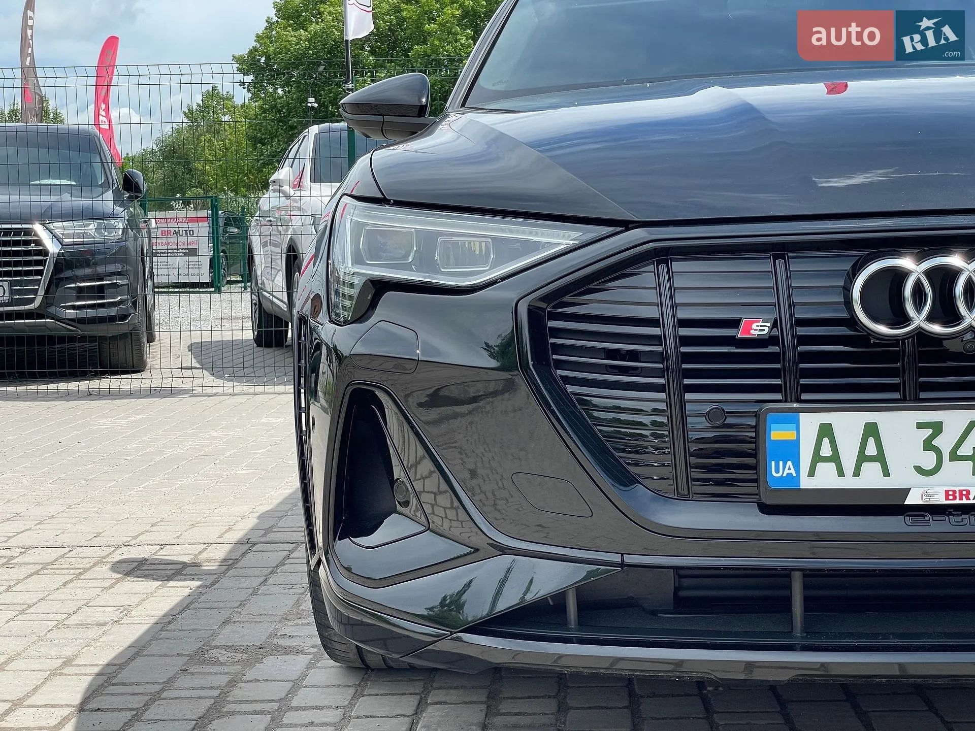 2022 Audi e-tron S - мініатюра 9