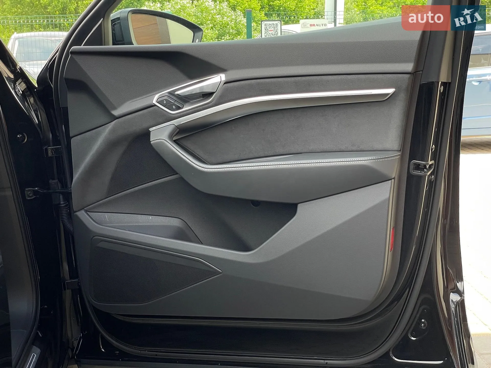2022 Audi e-tron S - мініатюра 37
