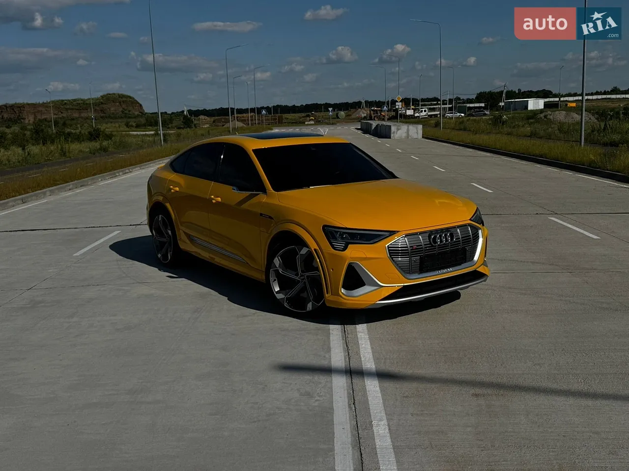 2021 Audi e-tron S - мініатюра 19