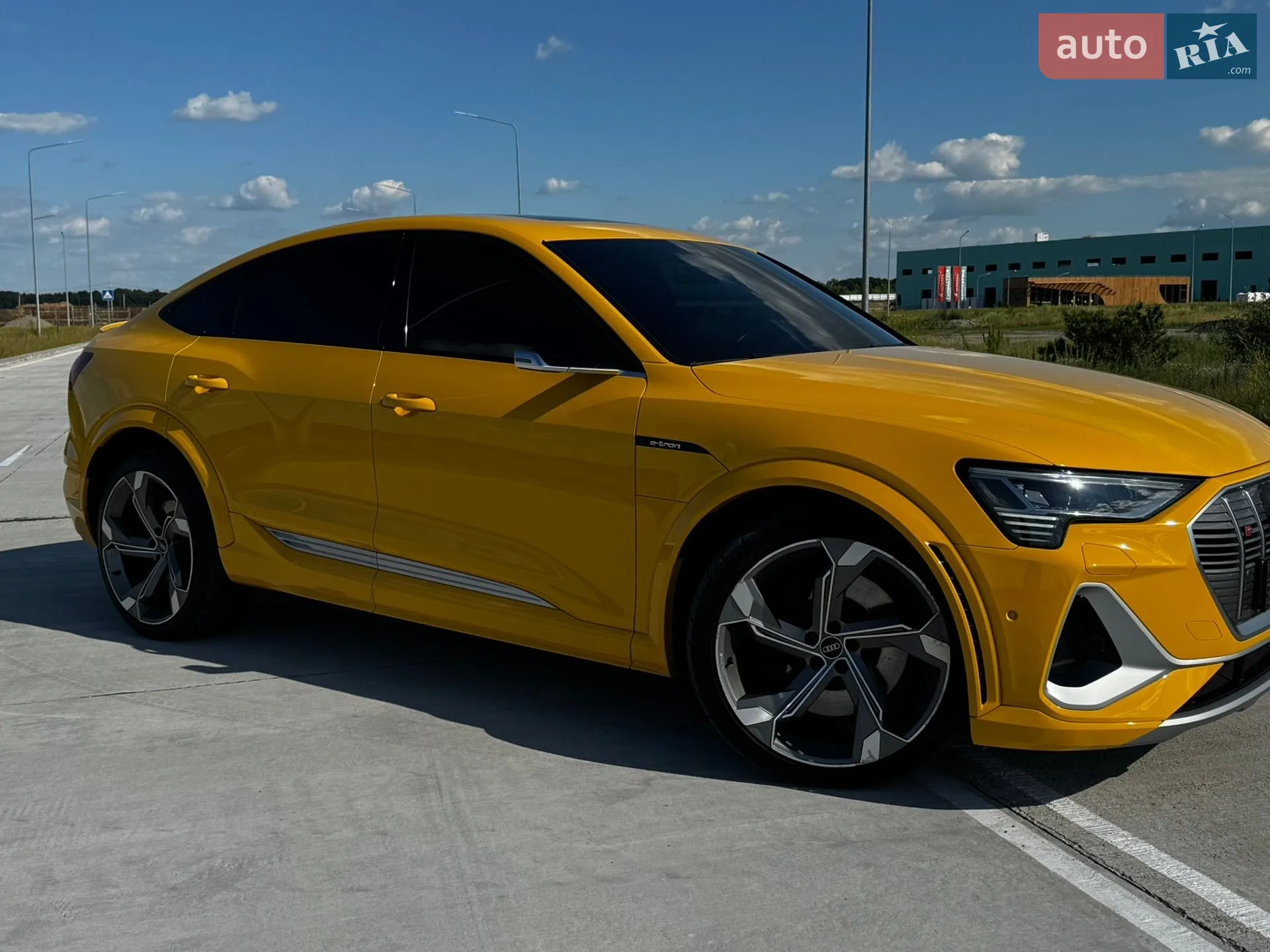 2022 Audi e-tron S - мініатюра 3