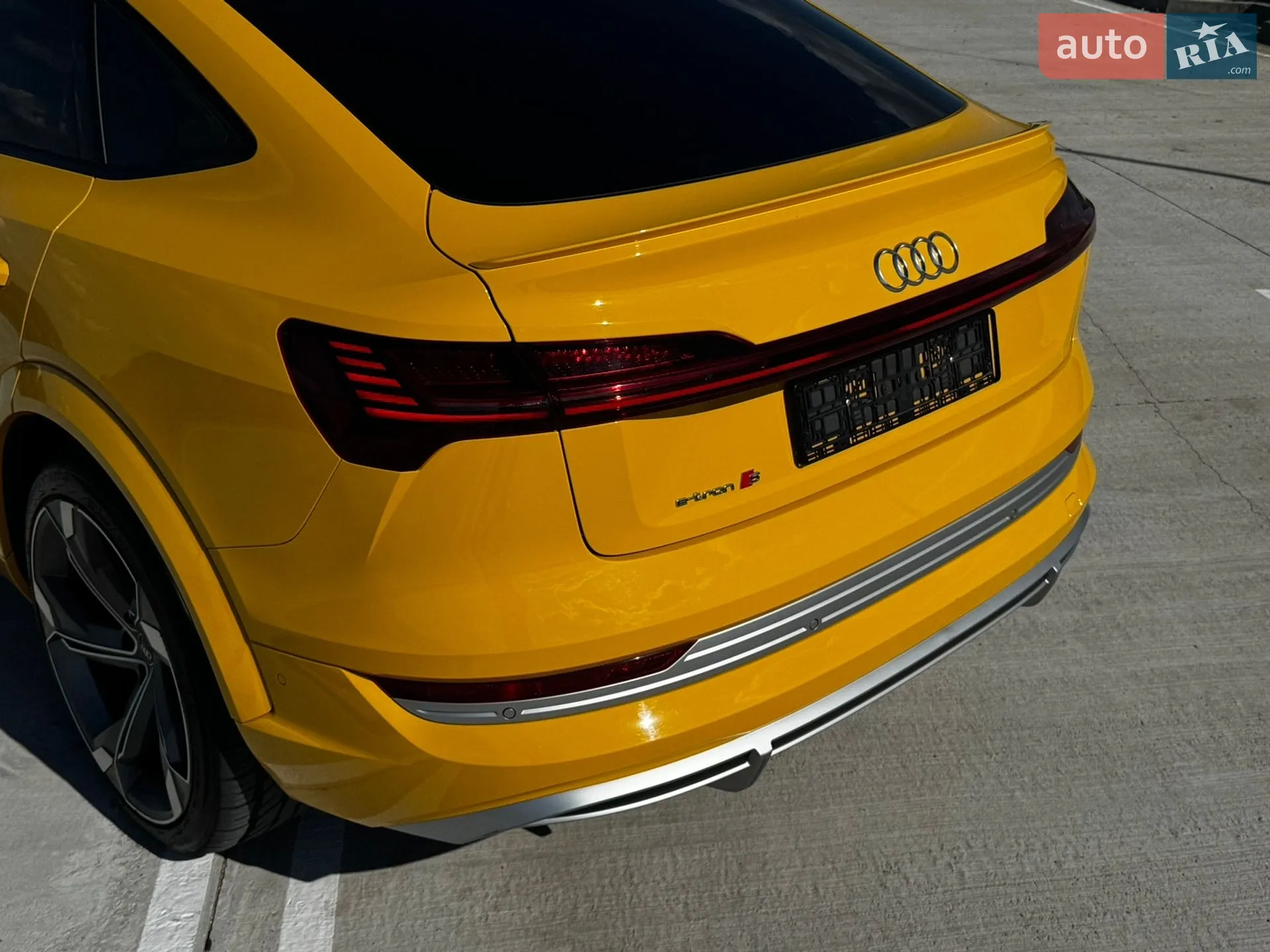 2022 Audi e-tron S - мініатюра 6
