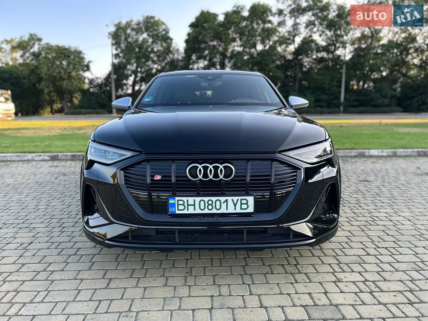 2022 Audi e-tron S - мініатюра 3