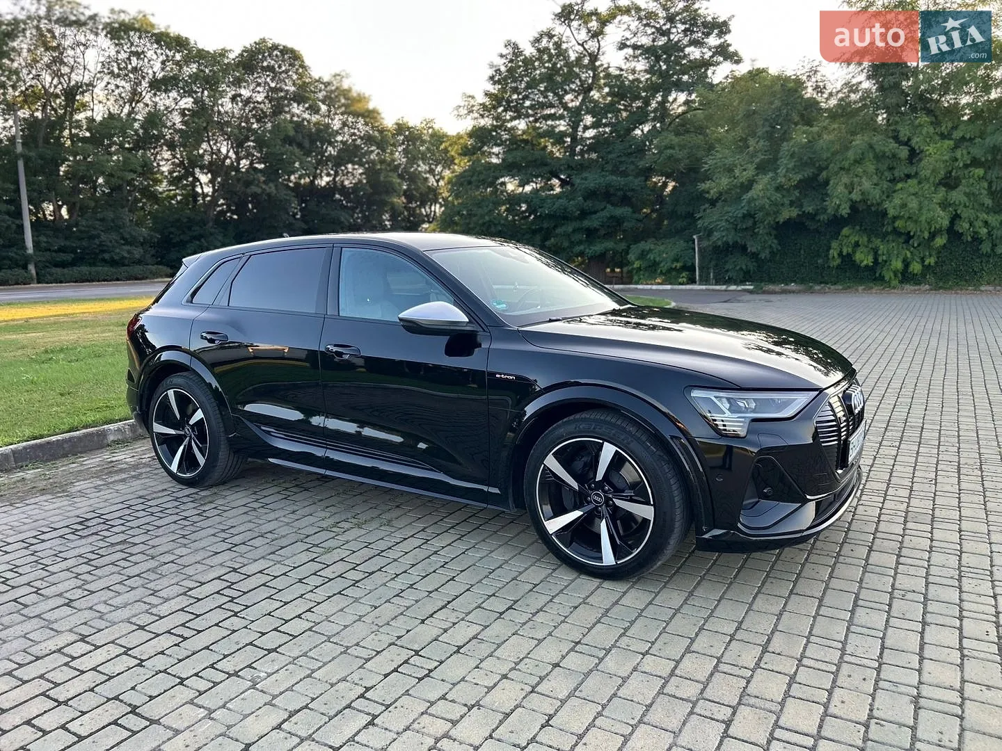 2022 Audi e-tron S - мініатюра 5