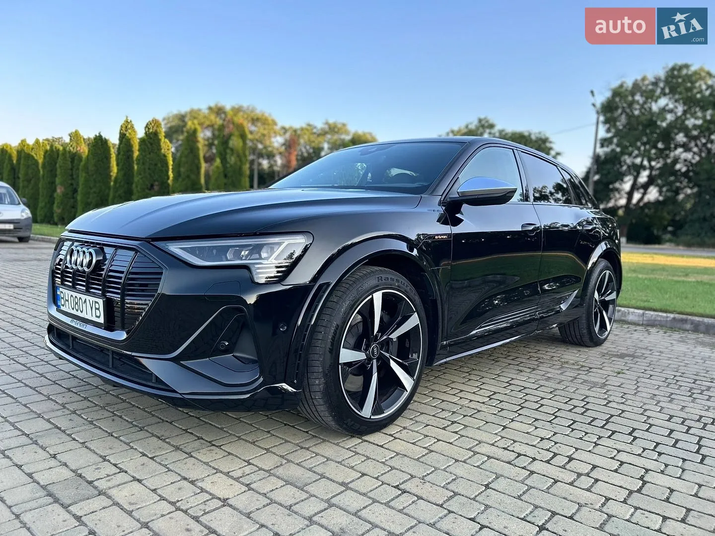 2022 Audi e-tron S - мініатюра 8