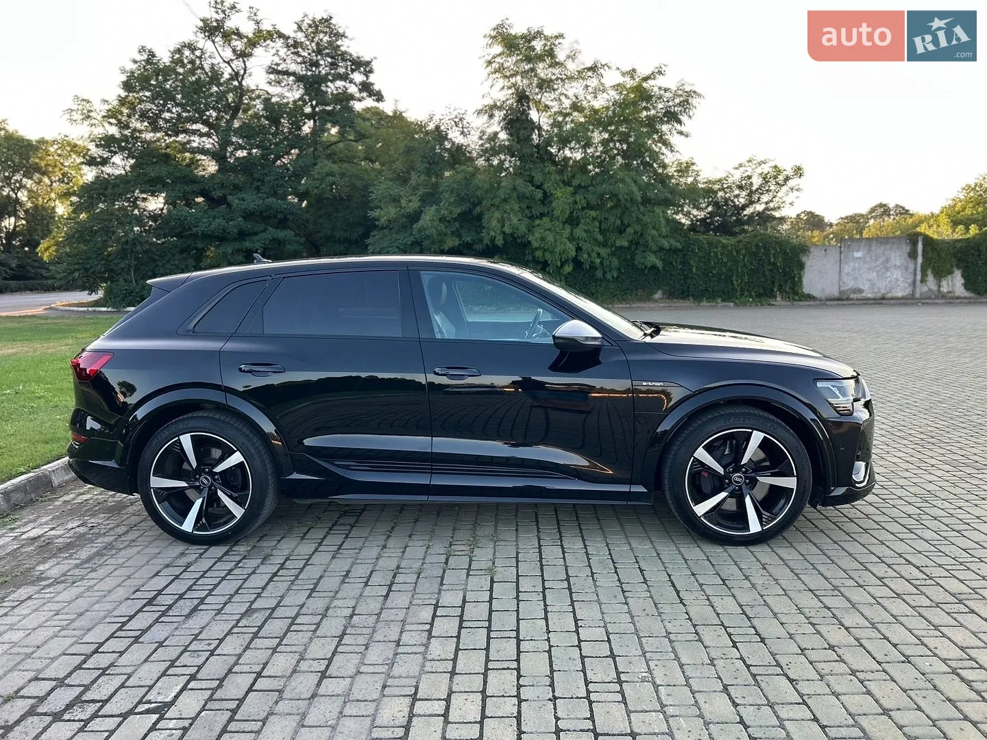 2022 Audi e-tron S - мініатюра 6