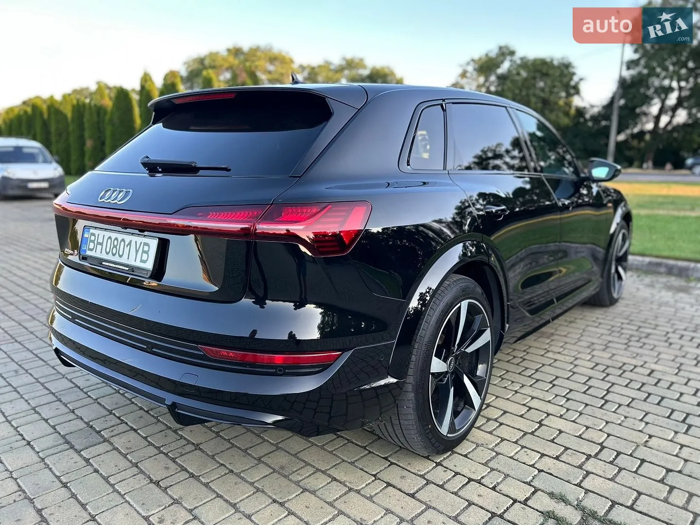 2022 Audi e-tron S - мініатюра 15
