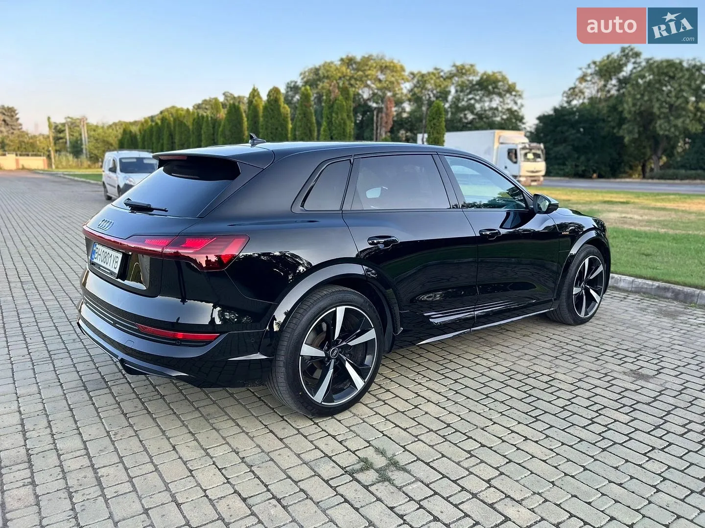 2022 Audi e-tron S - мініатюра 16