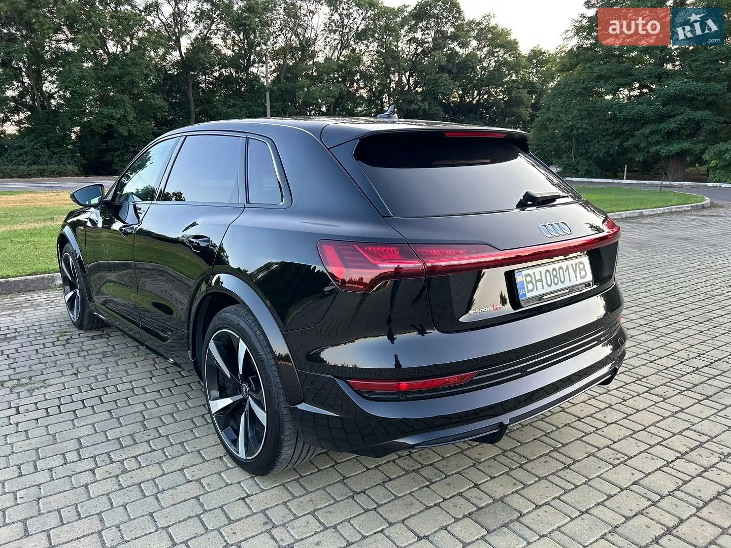 2022 Audi e-tron S - мініатюра 20