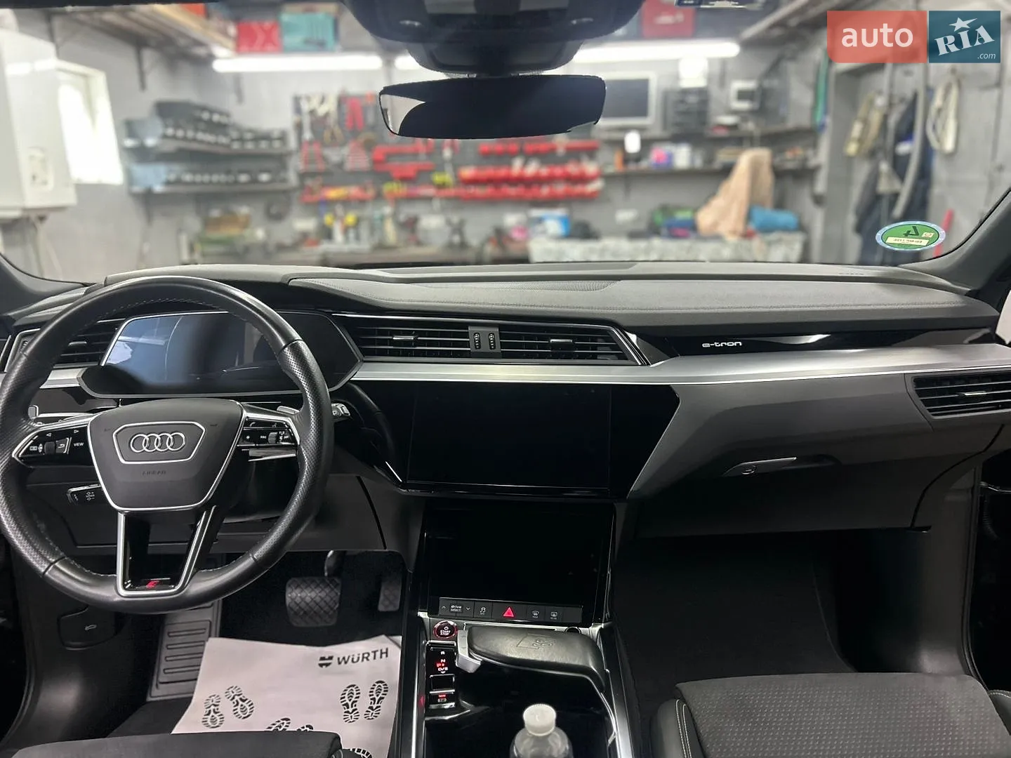 2022 Audi e-tron S - мініатюра 24