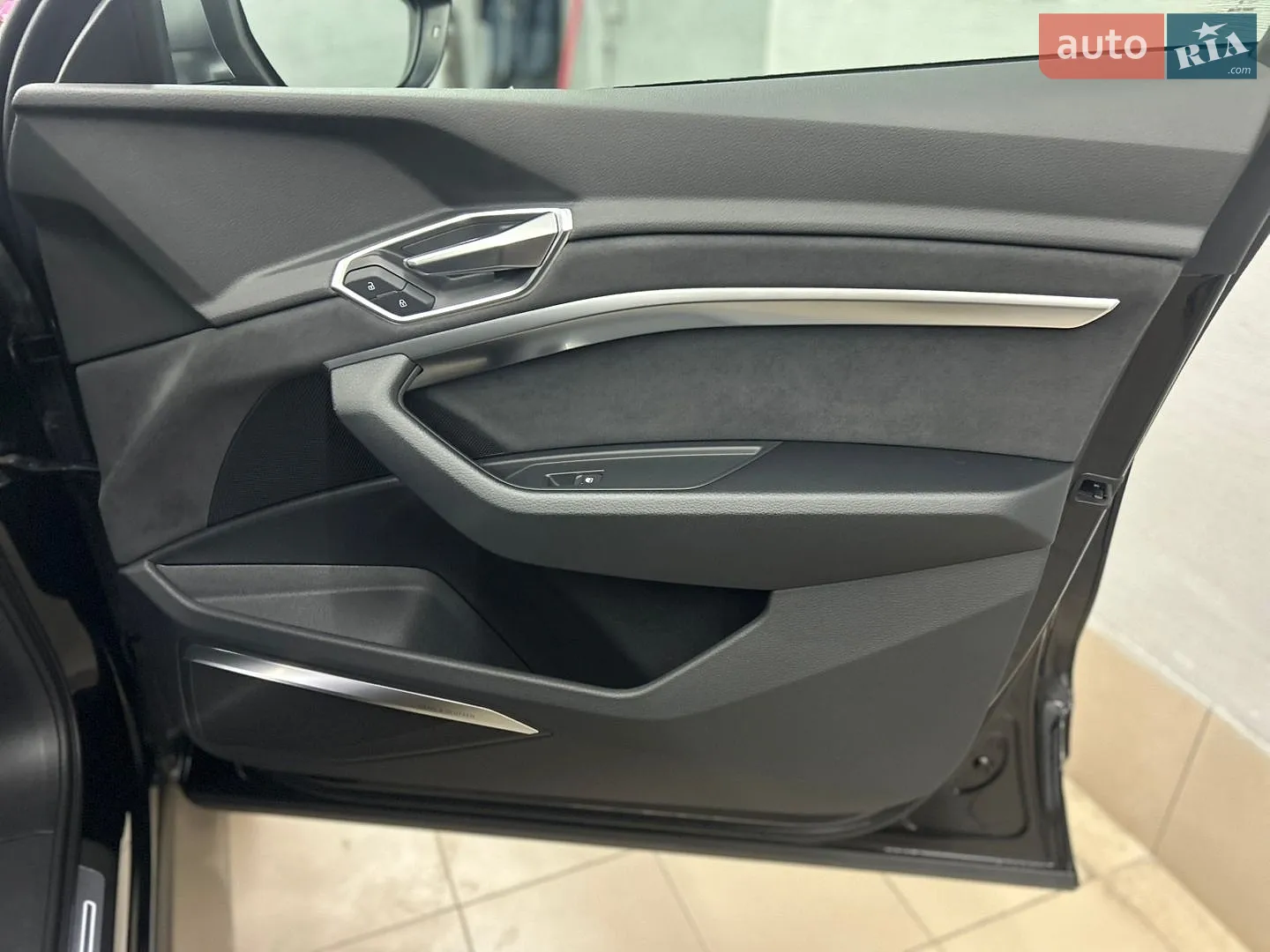 2022 Audi e-tron S - мініатюра 30