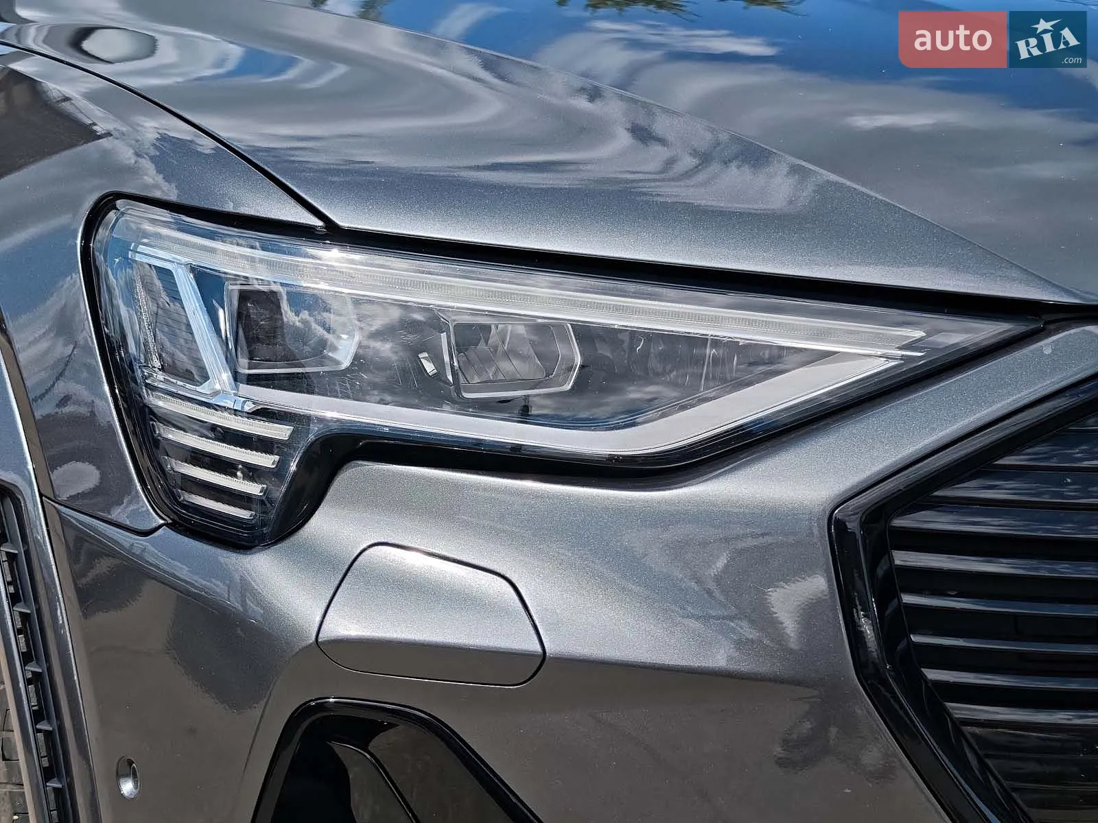 2020 Audi e-tron S - мініатюра 4