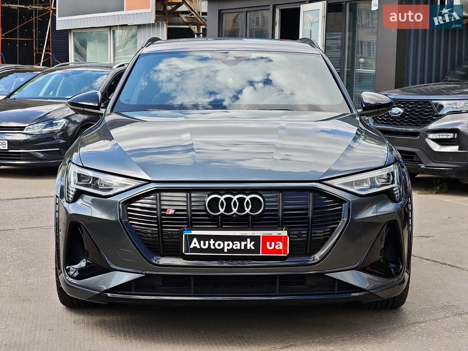 2020 Audi e-tron S - мініатюра 2