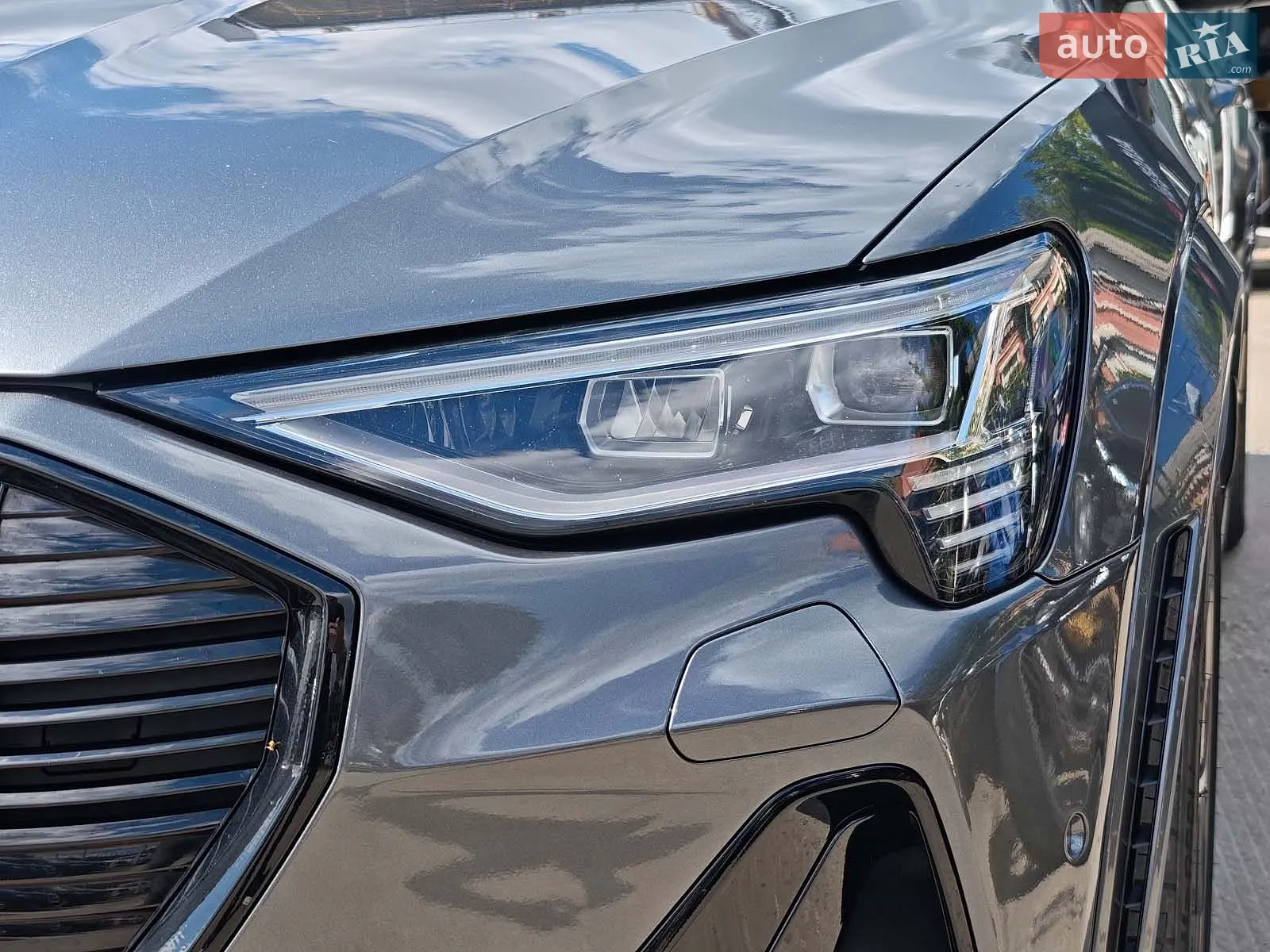 2020 Audi e-tron S - мініатюра 5