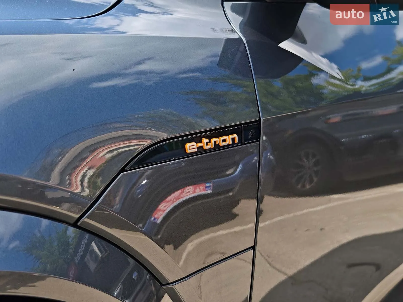 2020 Audi e-tron S - мініатюра 8
