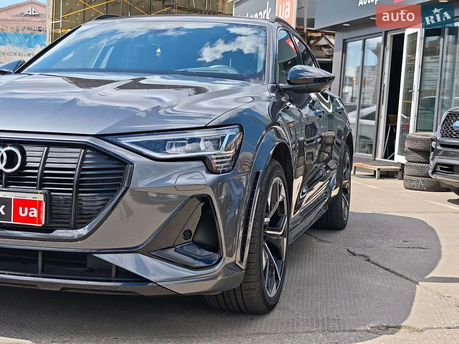 2020 Audi e-tron S - мініатюра 10