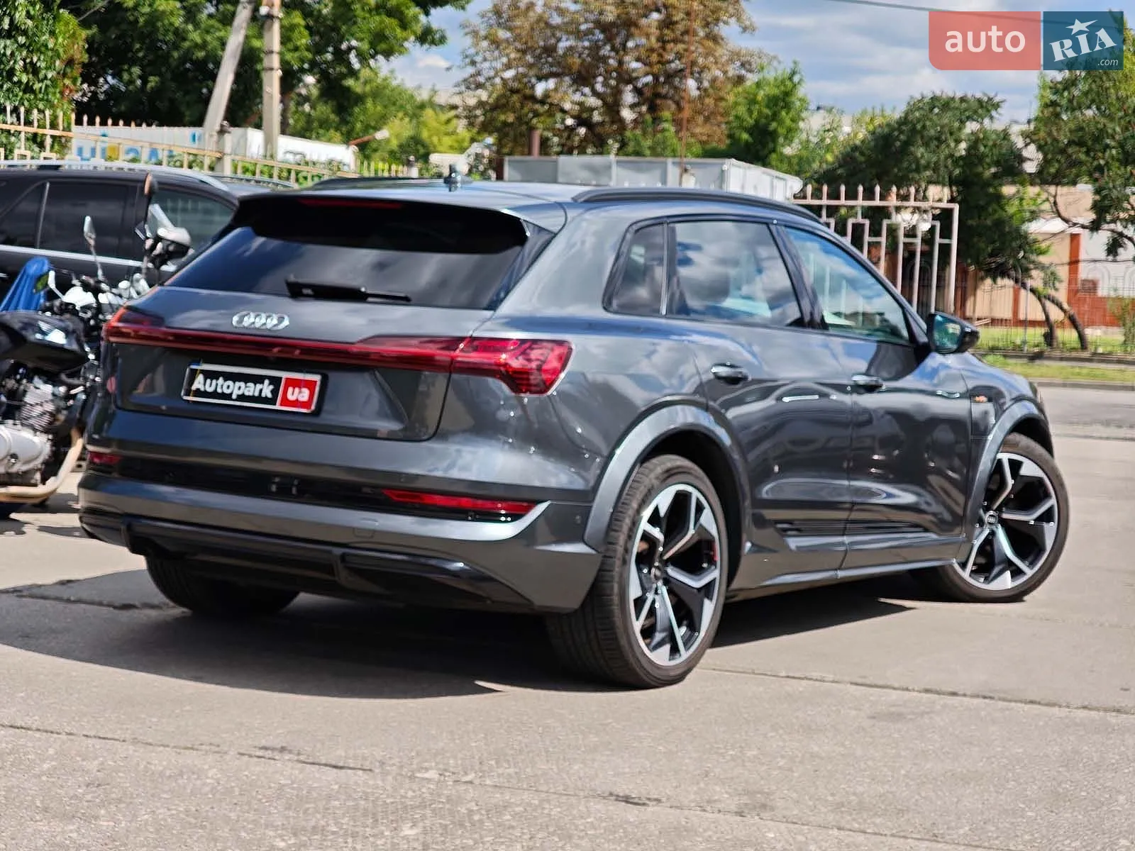 2020 Audi e-tron S - мініатюра 18