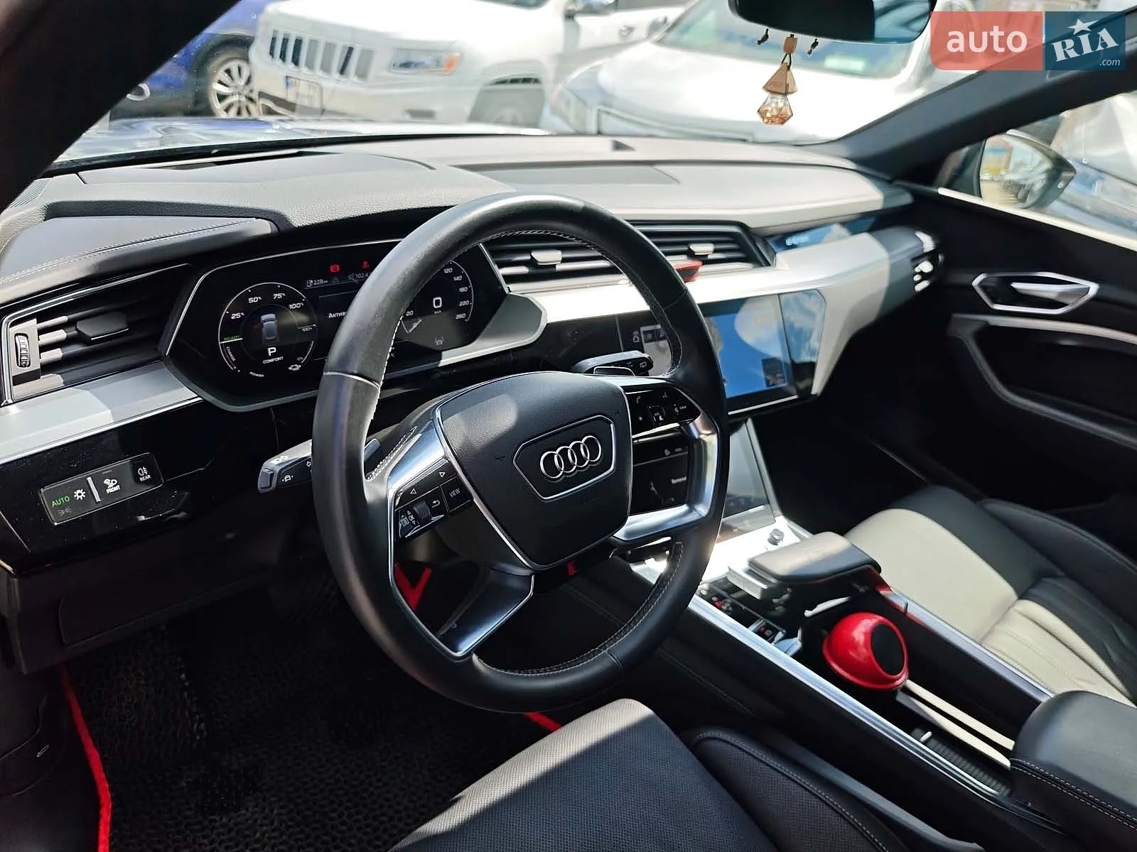 2020 Audi e-tron S - мініатюра 27