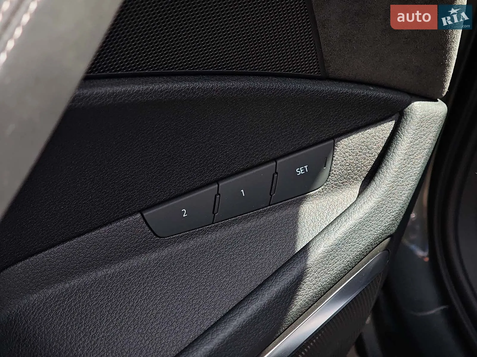 2020 Audi e-tron S - мініатюра 30