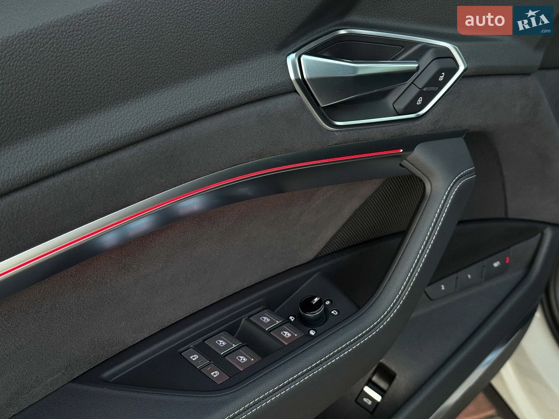 2022 Audi e-tron S - мініатюра 42