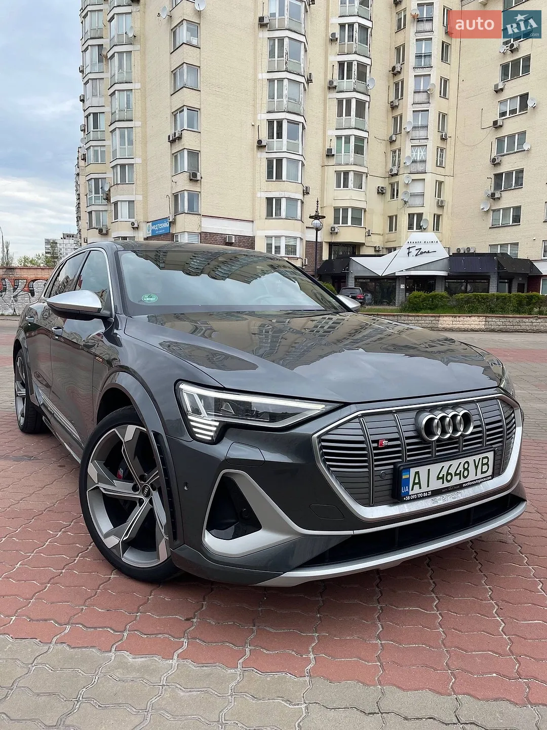 2021 Audi e-tron S - мініатюра 3
