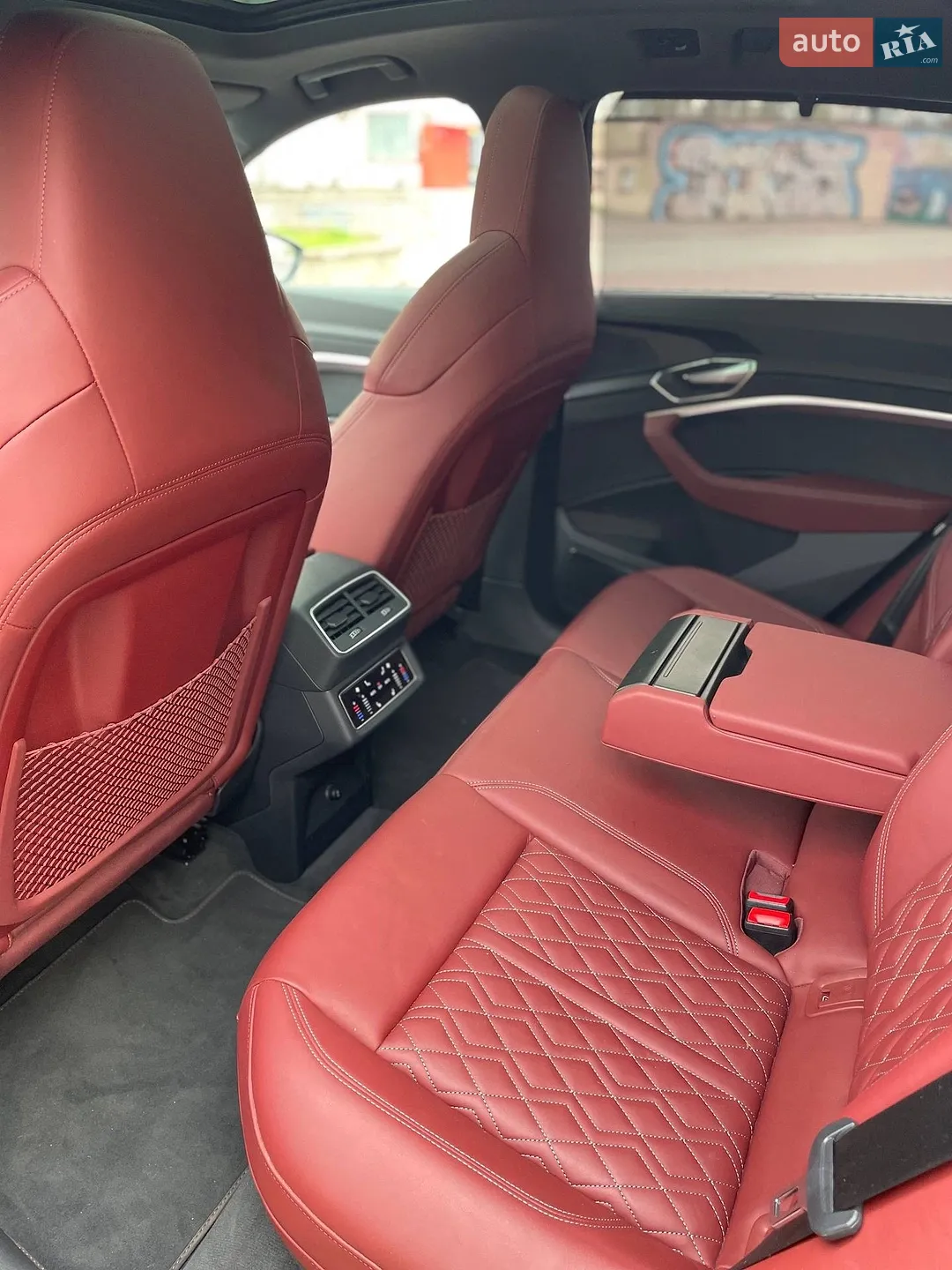 2021 Audi e-tron S - мініатюра 22