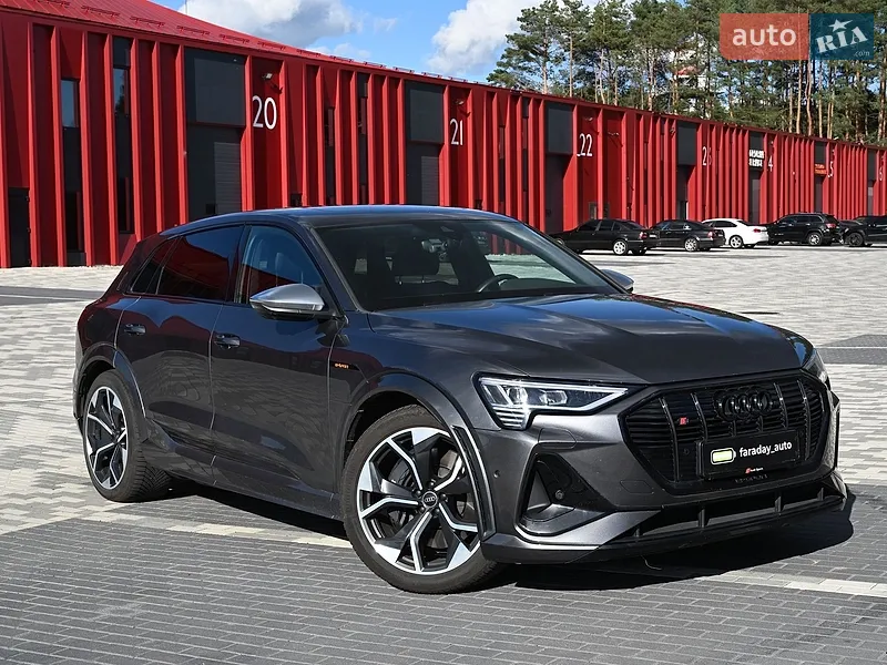 Audi e-tron S 2022