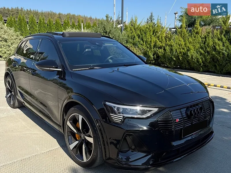 Audi e-tron S 2022