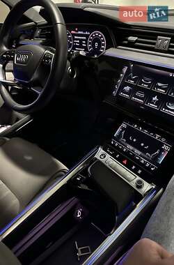 Внедорожник / Кроссовер Audi e-tron Sportback 2020 в 