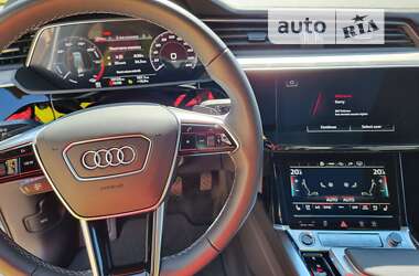 Позашляховик / Кросовер Audi e-tron Sportback 2022 в Києві