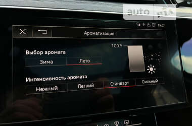 Позашляховик / Кросовер Audi e-tron Sportback 2020 в Києві