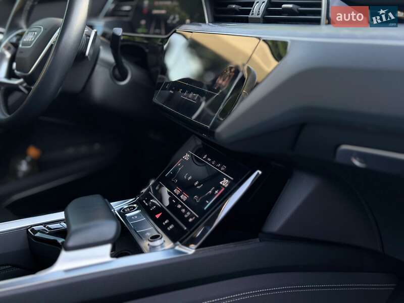 Позашляховик / Кросовер Audi e-tron Sportback 2020 в Львові