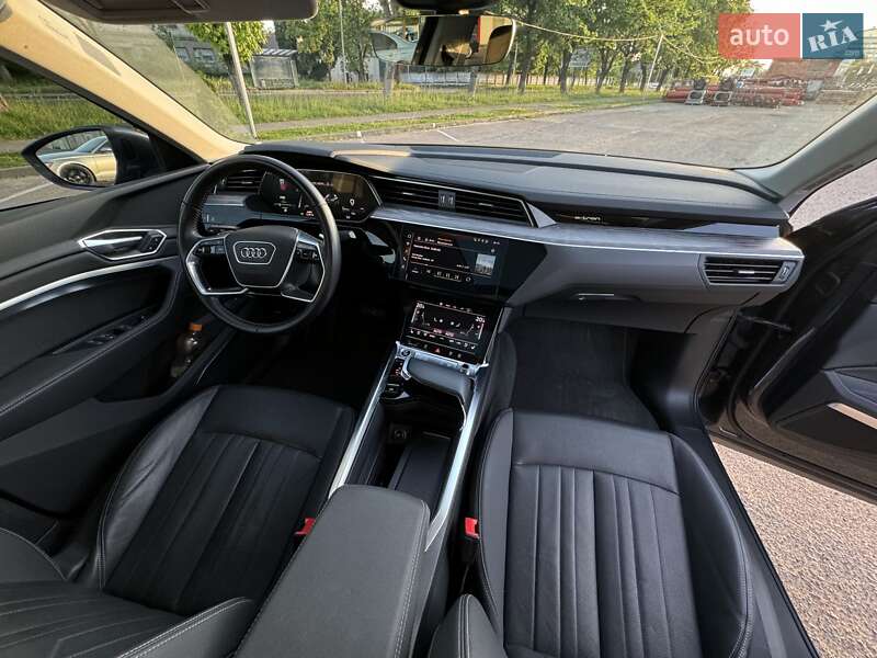 Позашляховик / Кросовер Audi e-tron Sportback 2020 в Львові
