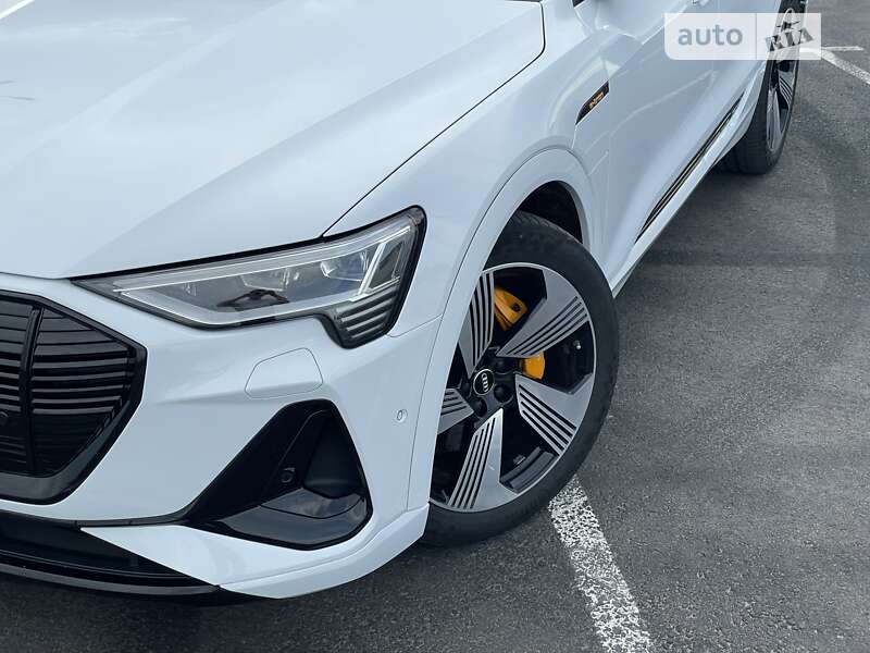 Позашляховик / Кросовер Audi e-tron Sportback 2020 в Львові