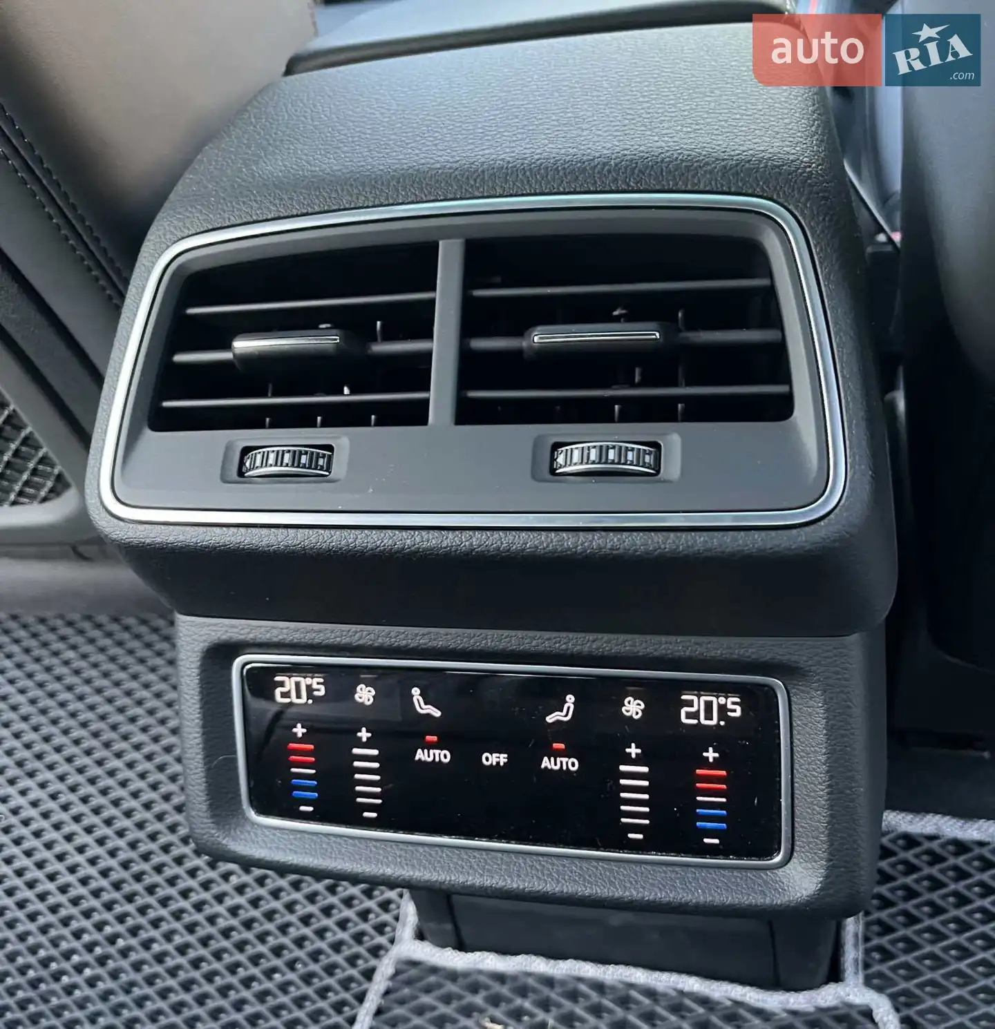 2020 Audi e-tron Sportback - мініатюра 3