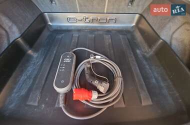 Внедорожник / Кроссовер Audi e-tron Sportback 2020 в 