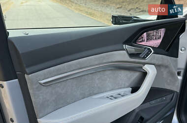 Внедорожник / Кроссовер Audi e-tron Sportback 2021 в 