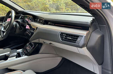 Внедорожник / Кроссовер Audi e-tron Sportback 2021 в 