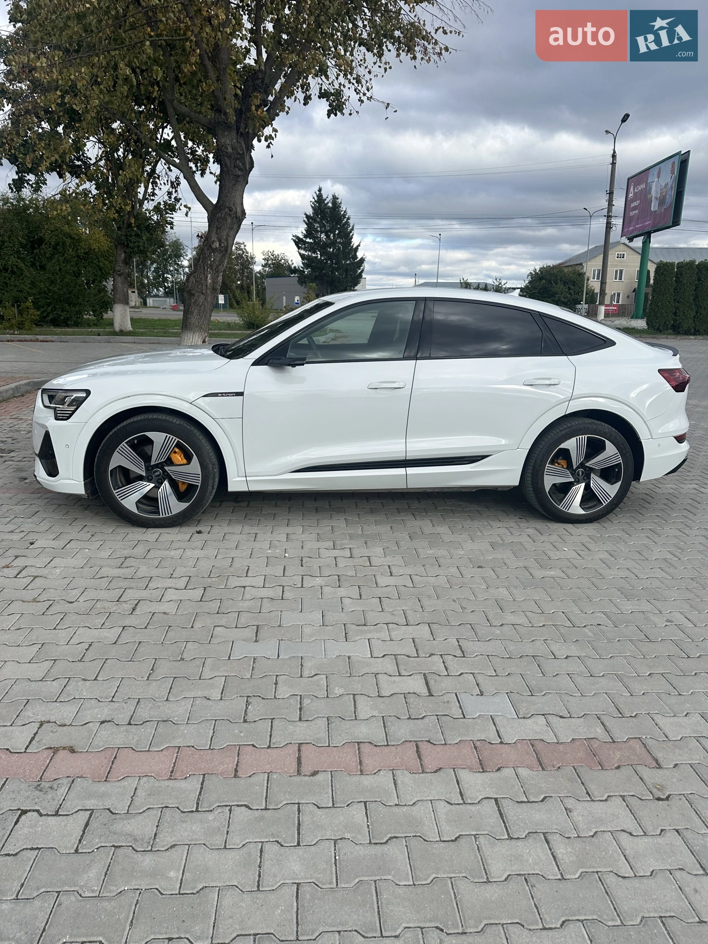 2020 Audi e-tron Sportback - фото 1