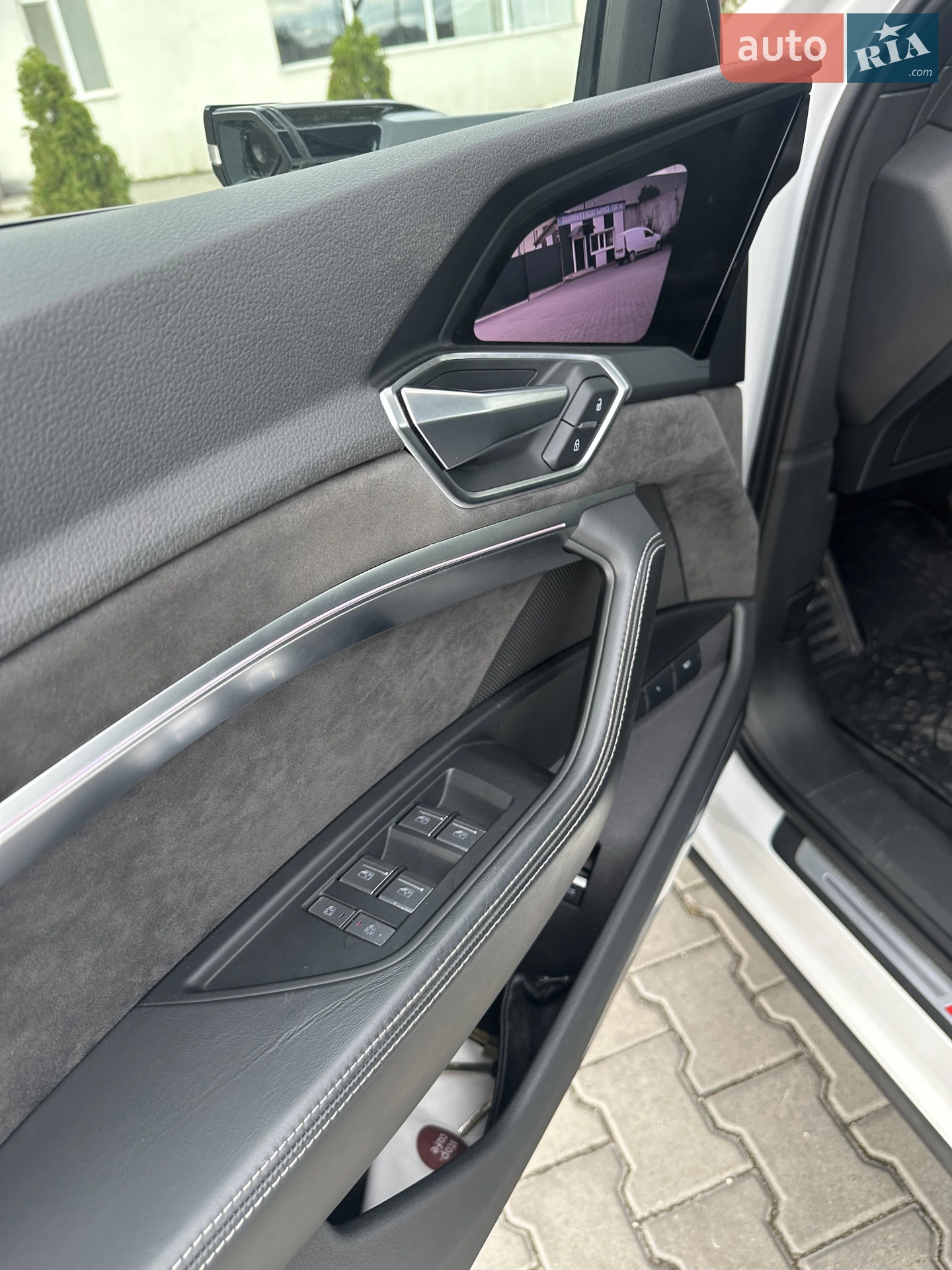 2020 Audi e-tron Sportback - мініатюра 9
