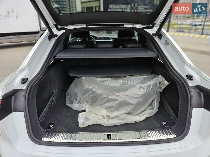 Внедорожник / Кроссовер Audi e-tron Sportback 2022 в Киеве